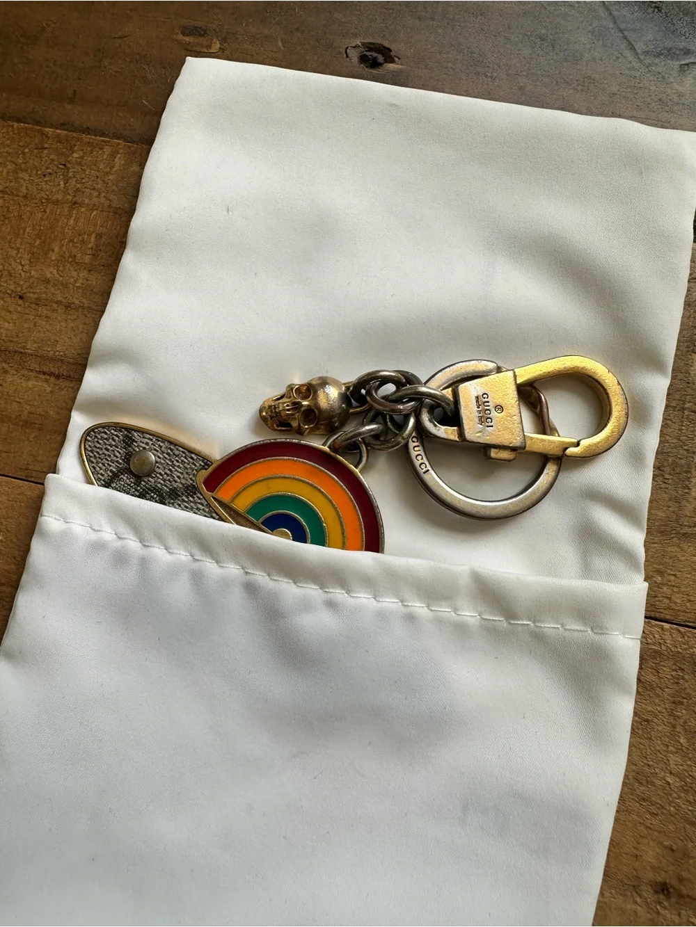 Gucci | Enamel Rainbow UFO Keyring with Skull in Gold